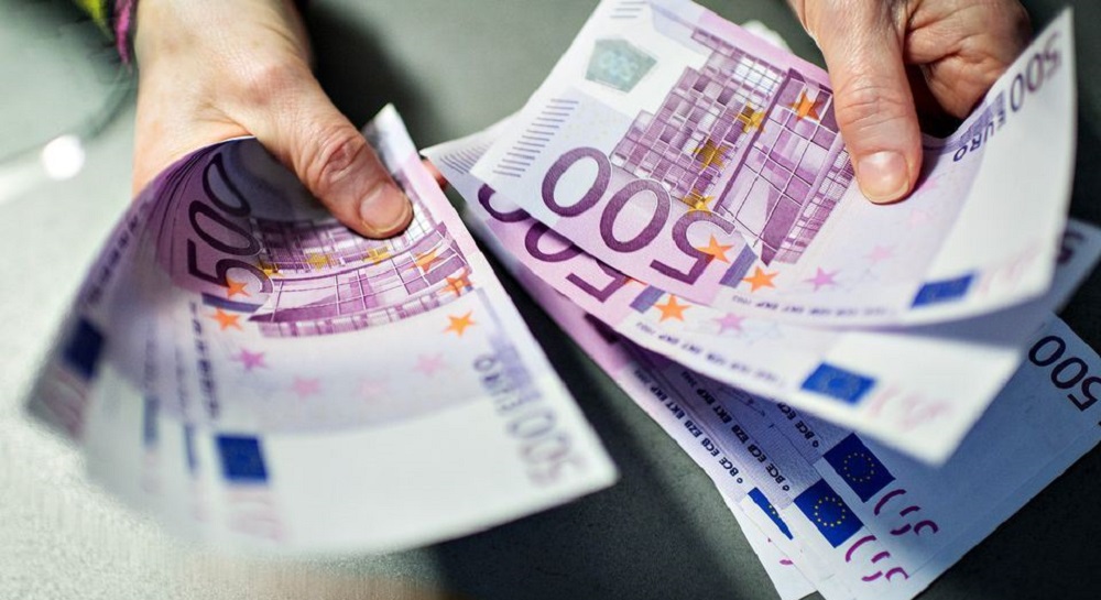 Lehtesimi i pagesave ne euro, shqiptaret kursyen 22 mln euro ne 2023